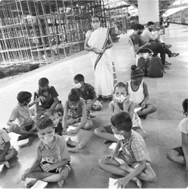 6000 breakfast meals near Dadar Station